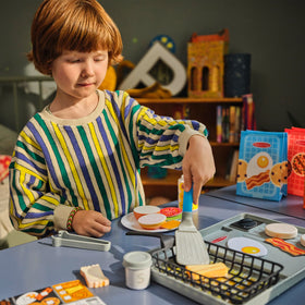 Melissa & Doug Water WOW color-changing food burgers and fries reveal colors with water