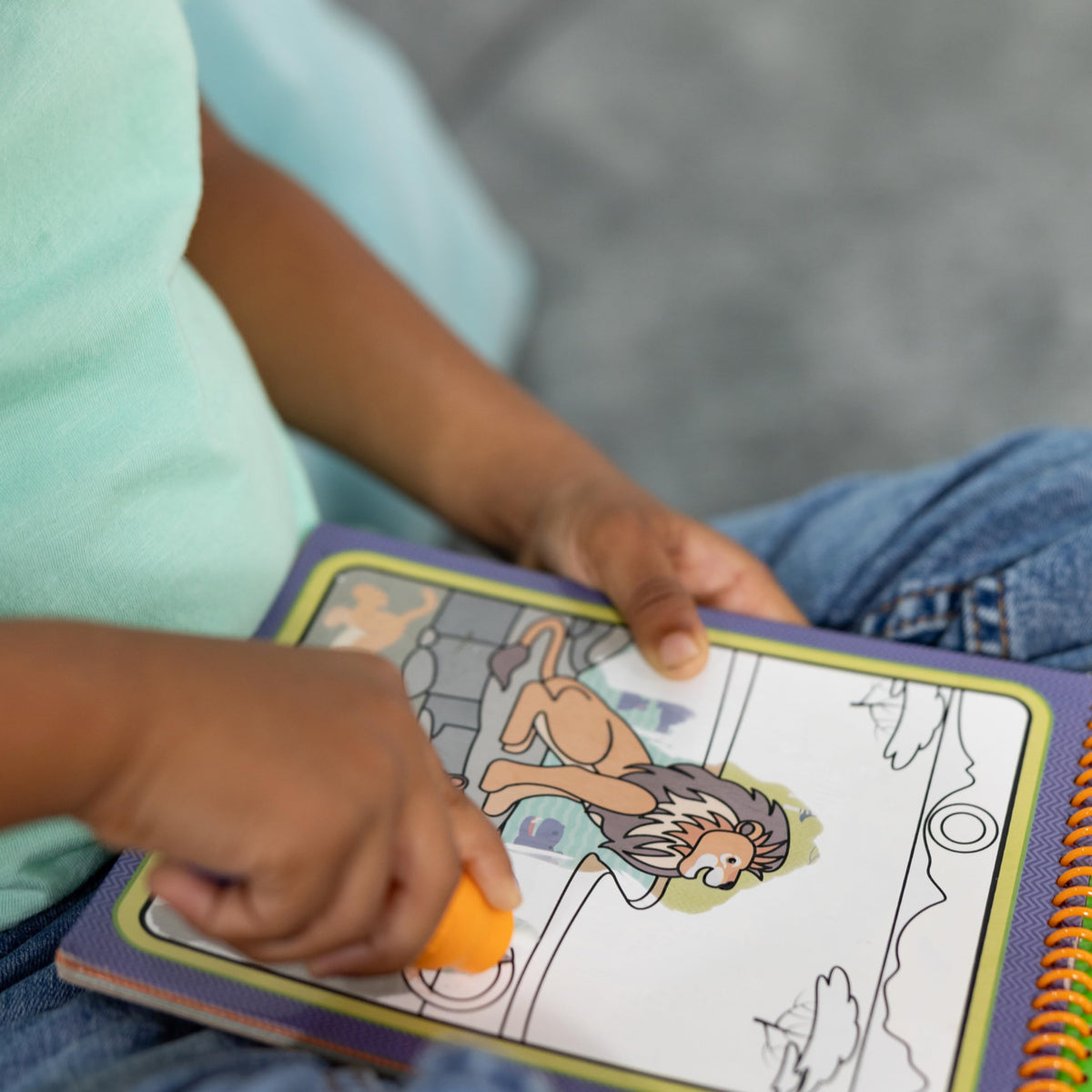 Melissa & Doug Water Wow! pen stores inside the pad for easy travel coloring.