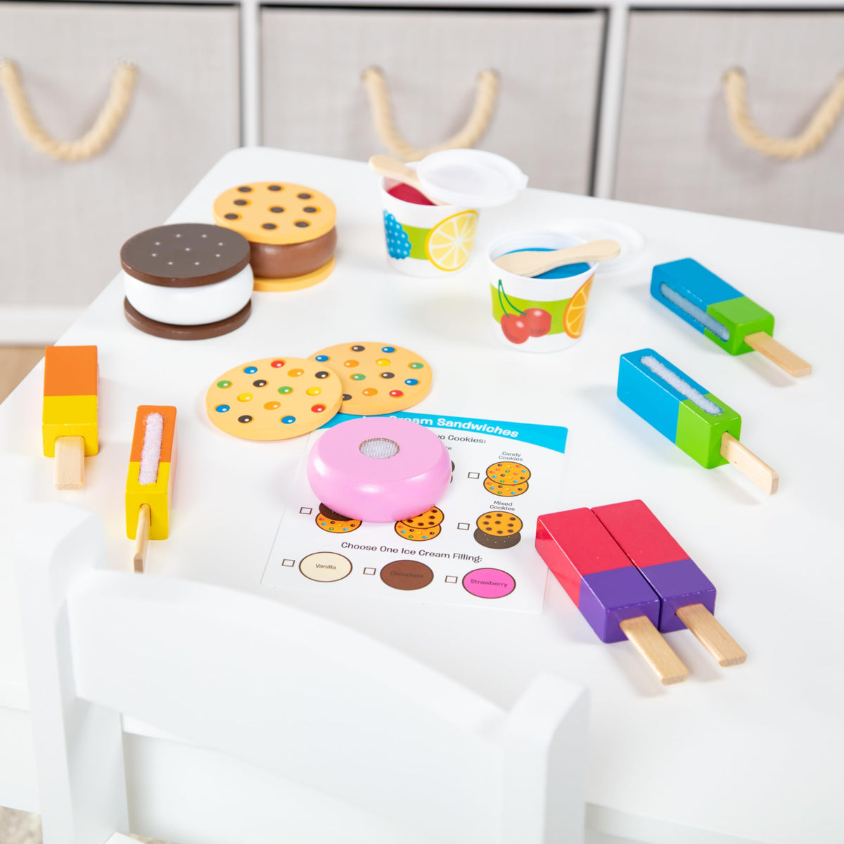 Ideal 3+ gift for screen-free pretend play sessions.