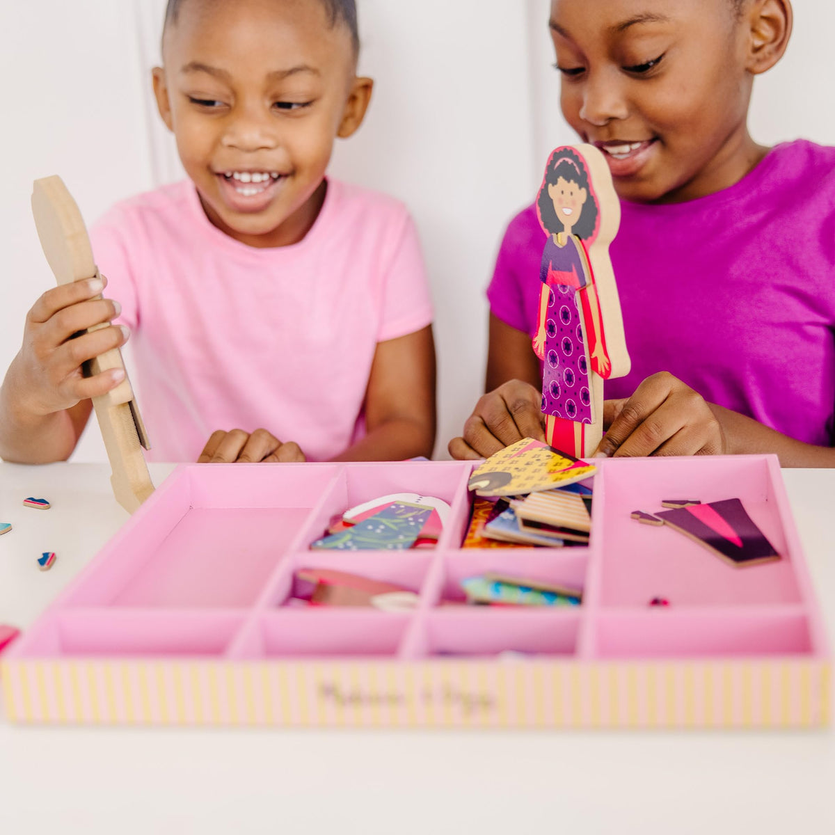 Colorful magnetic accessories with bright details for creative styling.
