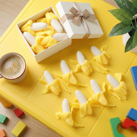 Meooeck banana toy in gift bag adds surprise