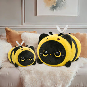 Mewaii kawaii plush packaging highlights ready-to-gift appeal.
