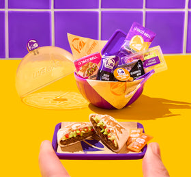 MGA's Miniverse Make It Mini Taco Bell Series 1 Agua Refresca mini drink for desk display