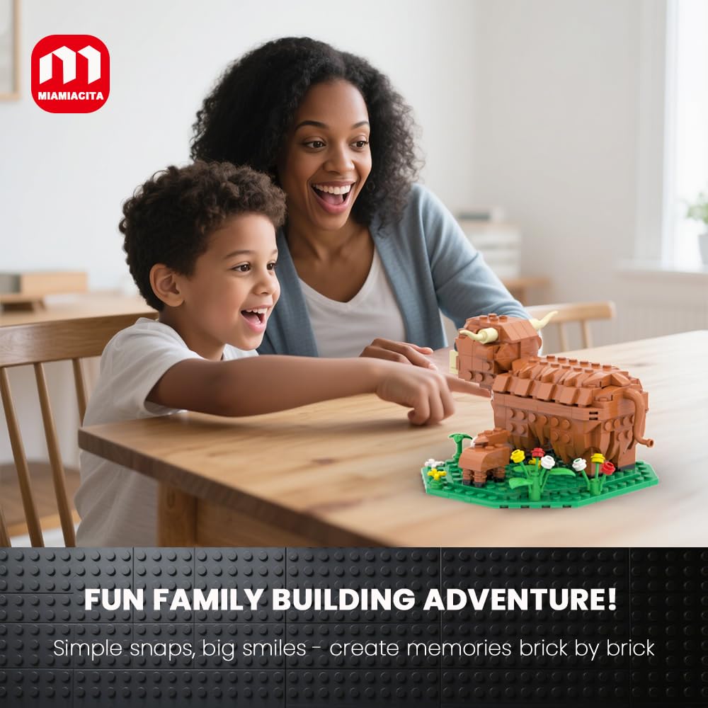 MIAMIACITA Highland Cow Building Set assembly image demonstrates clear steps for easy construction.