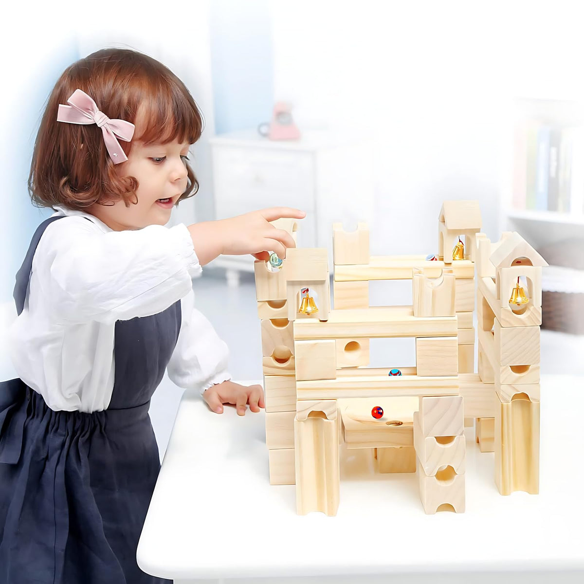 Migargle set in action illustrates hours of engaging space-saving play for curious minds.