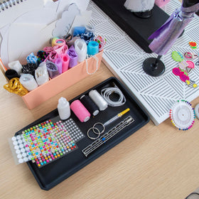 MindWare Fashion Designer Kits step-by-step guide simplifies learning crafting basics.