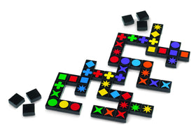 MindWare Qwirkle tiles and visual patterns highlight simple, fast scoring.