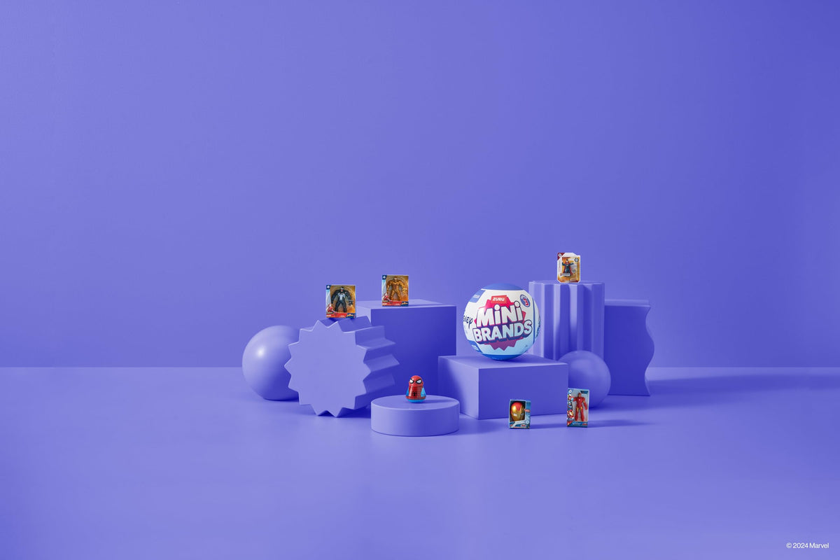 Mini Brands Series 3: two mini figures unboxing experience.