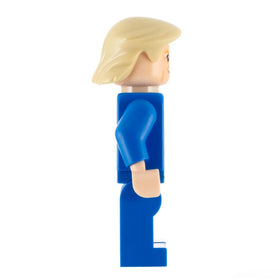 Minifigures traditional suit and red tie evoke classic collectible vibe.