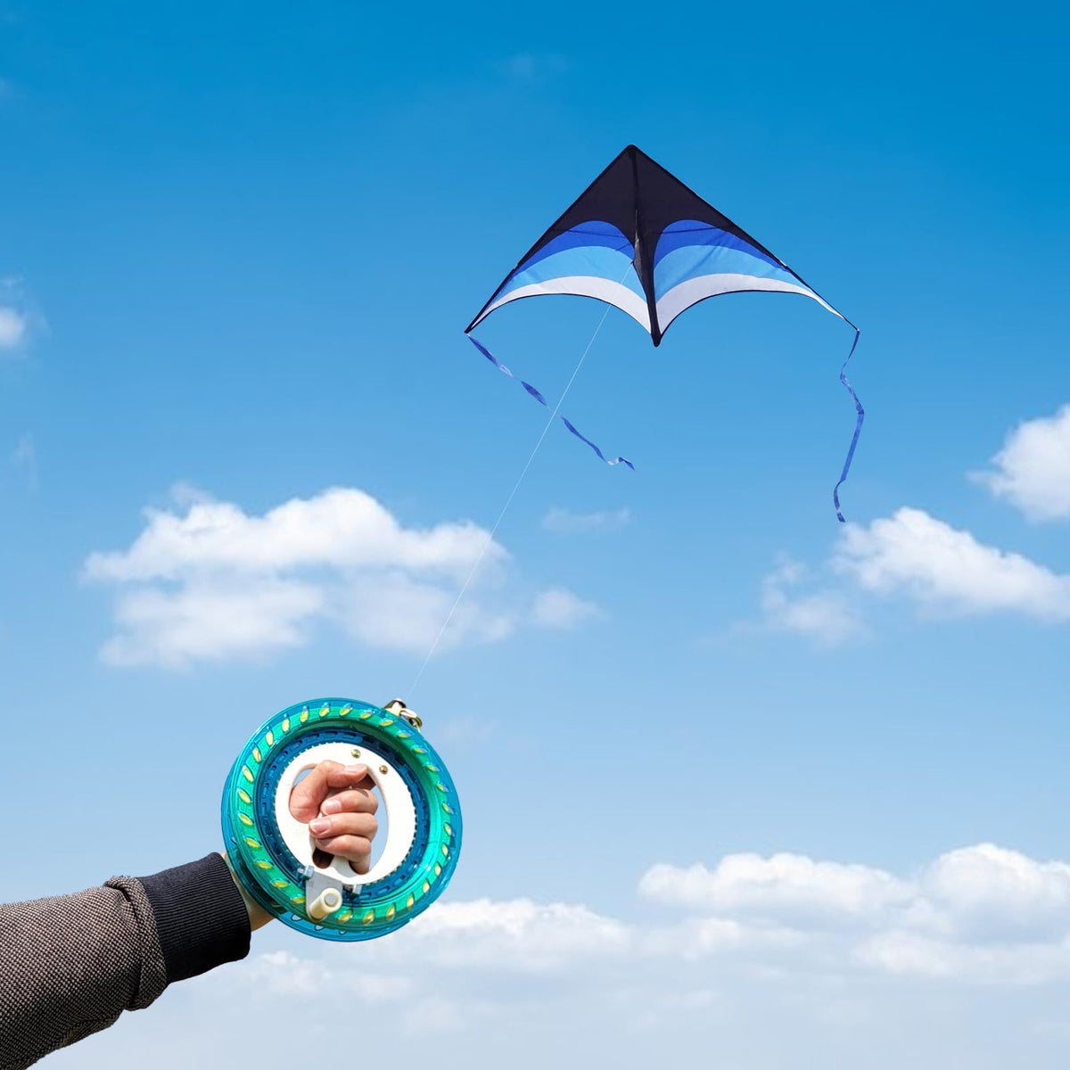 Mint's Colorful Life reel winder 7-1in enables easy line control.