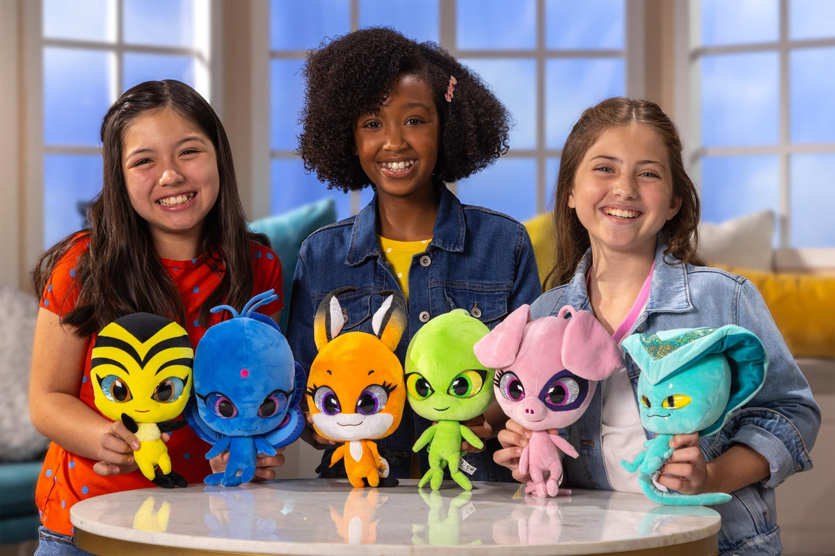 Miraculous Duusu plush glitter finish highlights collectible sparkle for fans.