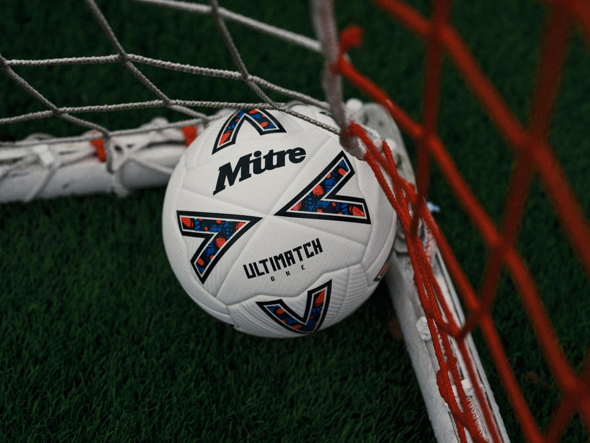 Mitre ULTIMATCH size 5 suitable for competitive youth and adult play.