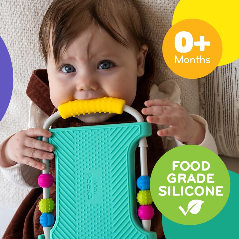 MÖBI Mobi Peeka mirror at the baby's eye level while upright supports early exploration.