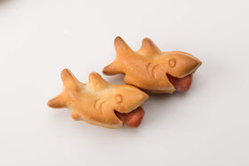 MOBI Sharkbites Original mini-hot-dog-treats enable quick, playful bites for gatherings.