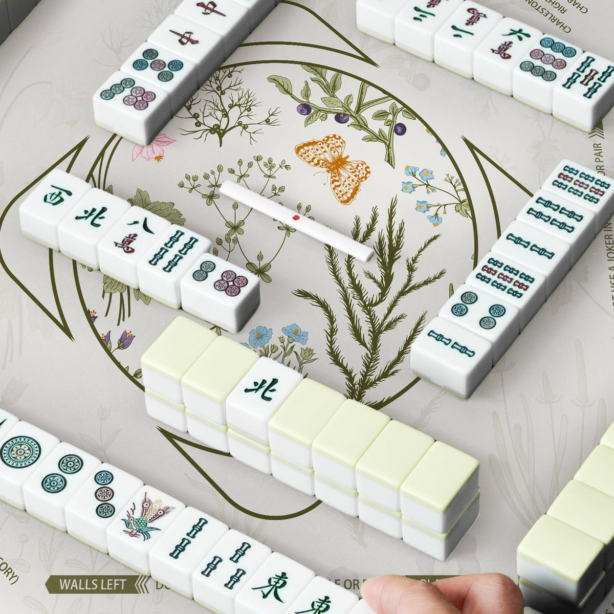 Molovsiny Mahjong Mat roll-storage design fits compact spaces and travels easily.