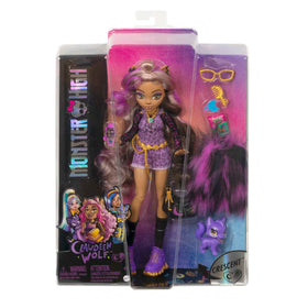 Monster High playset including purse, comb, and smartphone for fashion moments.