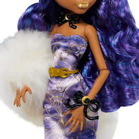 Monster High Clawdeen Wolf crescent moon accessories for festive flair.