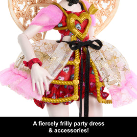 Arrow-heart detail on Cupid Asteria’s outfit adds collectible charm.