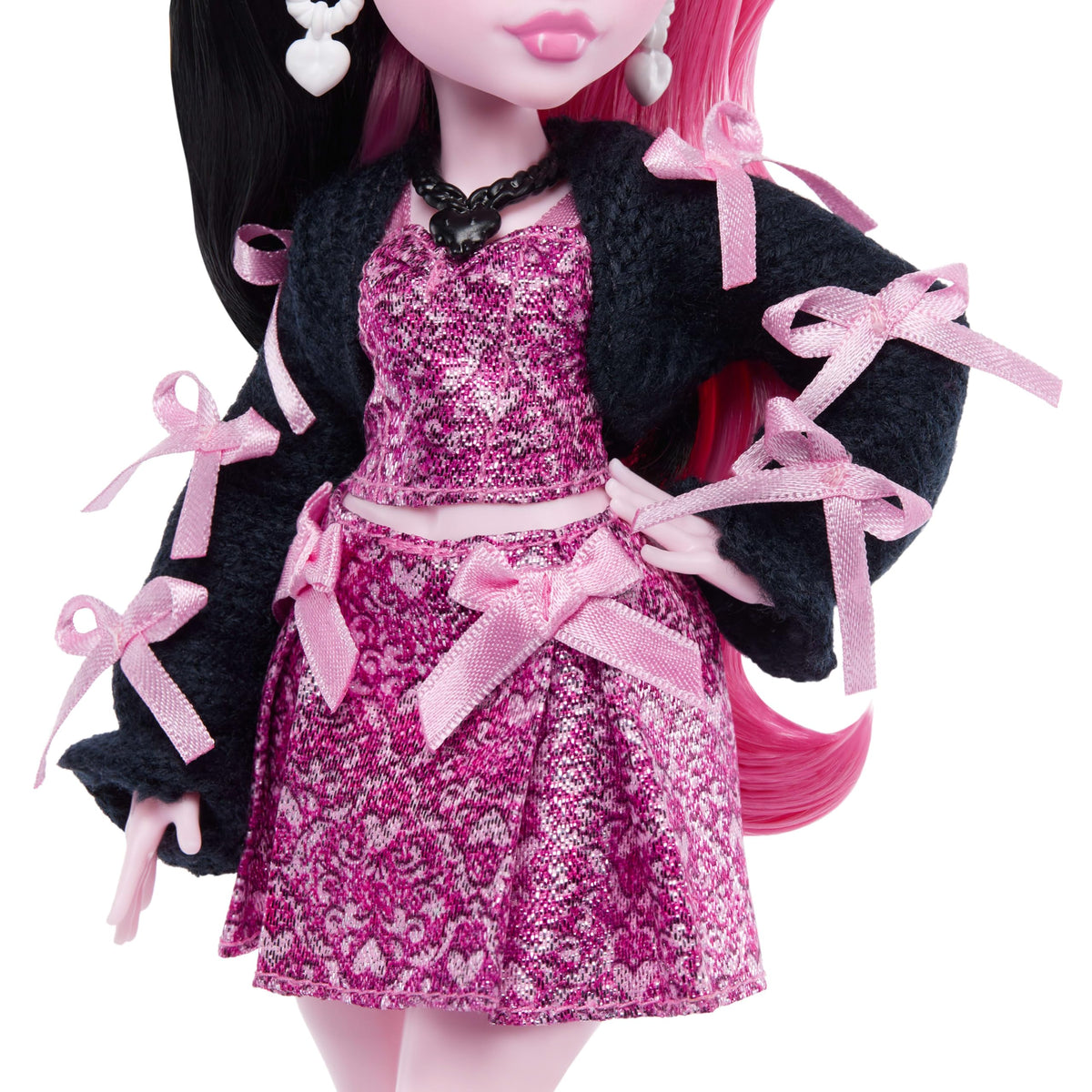 Draculaura's seven accessories set for storytelling outfits.