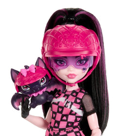 Monster High Draculaura packaging image showing doll and scooter.