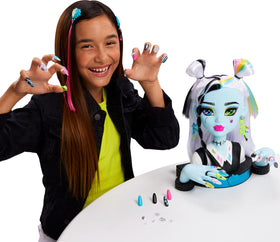 Monster High Frankie Stein nails set adds interchangeable fashion moments