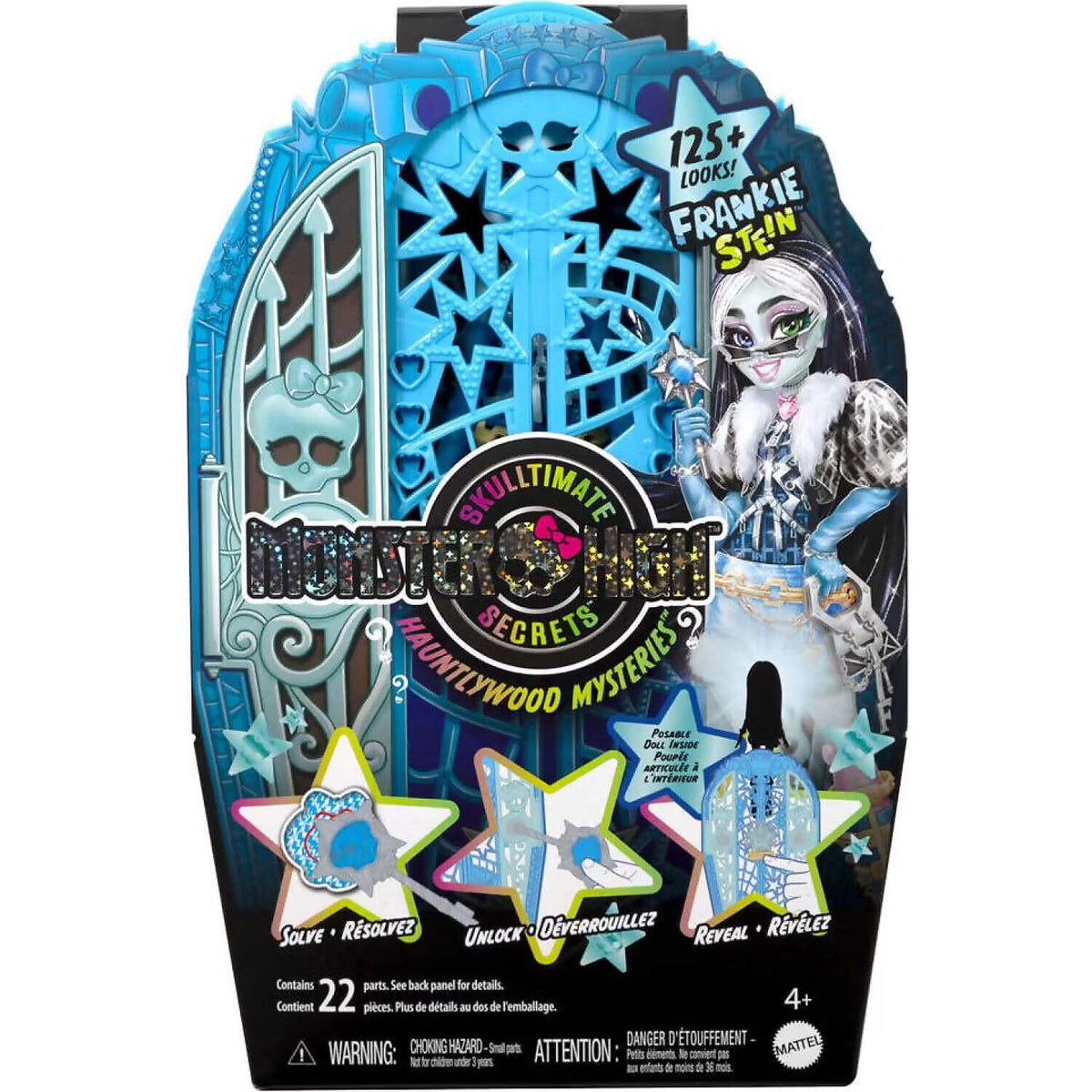 Monster High Hauntlywood glam outfits and accessories spark creativity during play.