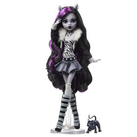 Monster High Reel Drama Clawdeen Wolf doll in black and white, ideal for display and collection
