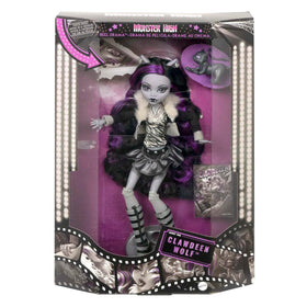 Peep-toe boots detail on Reel Drama doll for bold fashion moments