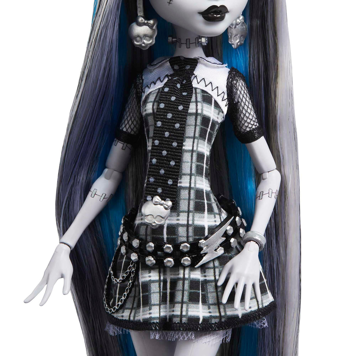 Monster High Reel Drama Frankie Stein doll-size poster adds collectible flair.