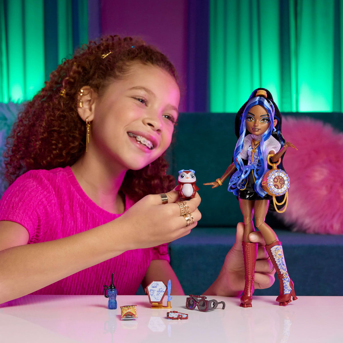 Monster High Robecca Steam in black shorts for stunts and adventures.