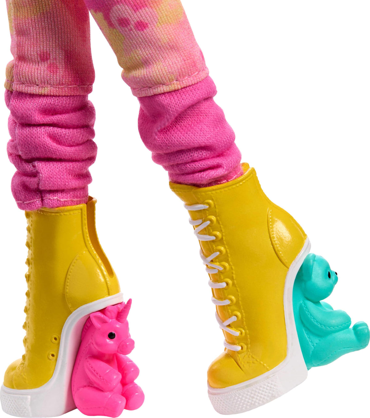 Monster High Wednesday highlighted hair creates a vibrant show-inspired look for fans.
