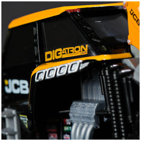 Monster Jam JCB DIGATRON packaging included for display and gifting.
