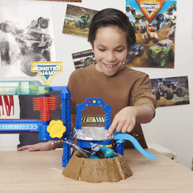 Monster Jam Megalodon Monster Wash color-changing truck showcases magical transformations during water play