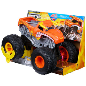 Monster Jam Rev N Roar El Toro Loco internal drive system adds interactive play value.