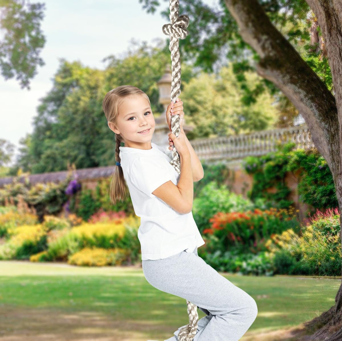 MONT PLEASANT rope with easy-hook attachment for simple installation.