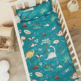 MORAIS nap mat blanket adds warmth on the go.