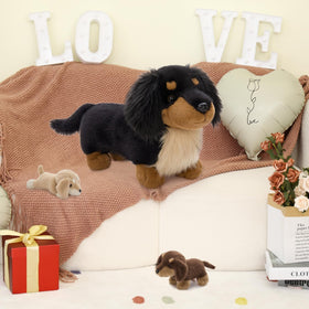 MorisMos twenty-inch plush dachshund as a big cuddle companion