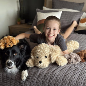 MorisMos Labradoodle pocket unzip reveal, hidden puppies encourage exploratory play and storytelling.