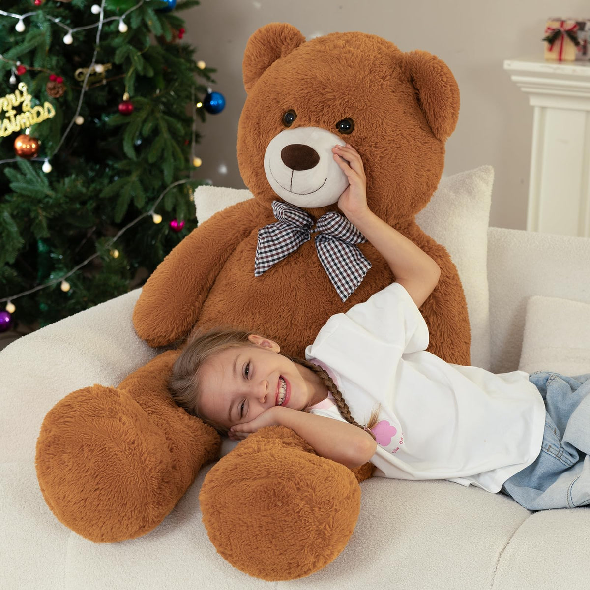 MorisMos teddy bear with soft fur ready for hugs at bedtime.