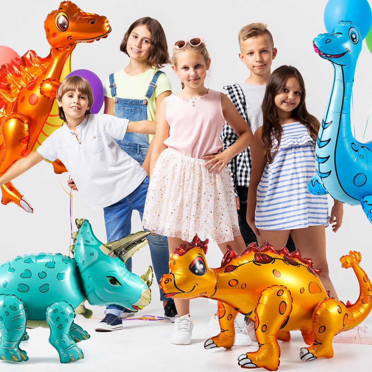Motionchic foil dinosaur decor enhances jungle-themed celebrations with playful atmosphere