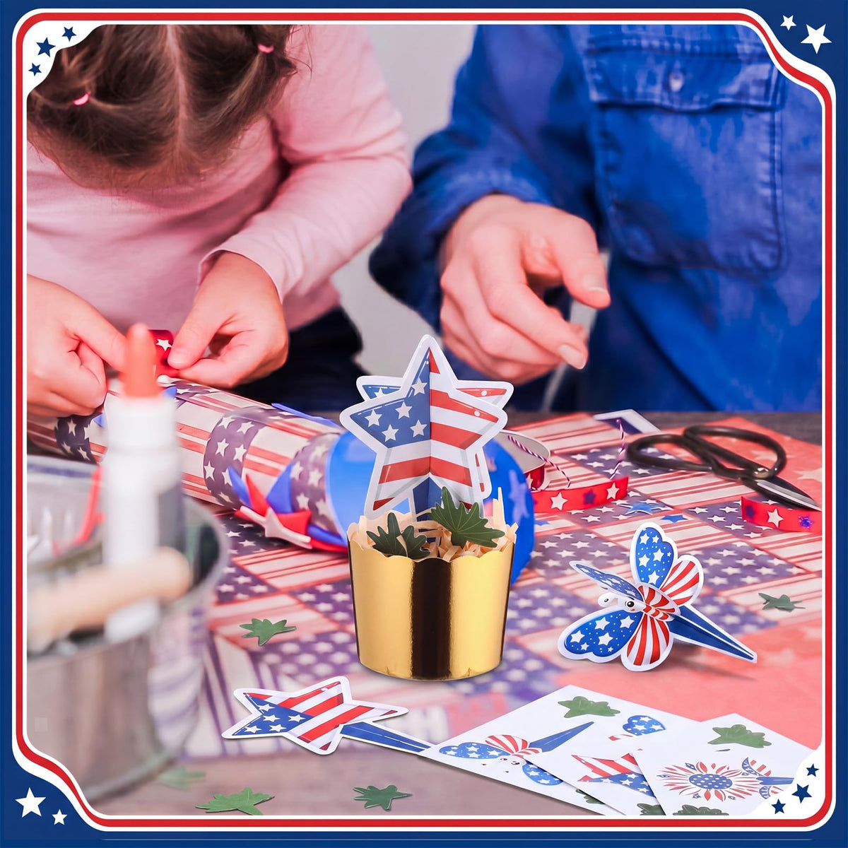 Motipuns plaid paper cups pack B pairs with art activities, easing serving and display