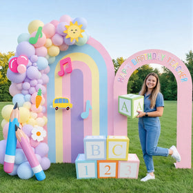 Moukeren dreamy rainbow design backdrop enhances the party mood.