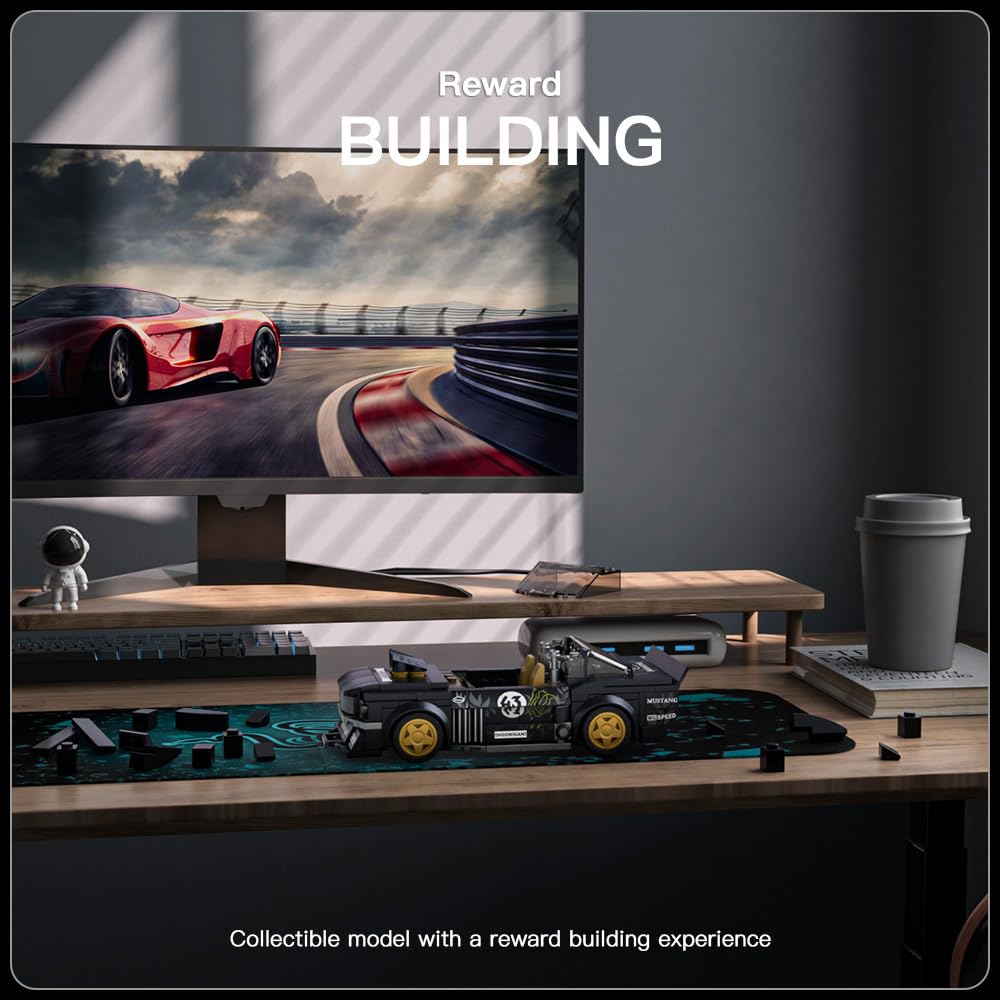 Mould King display case side view highlighting easy viewing from any angle.