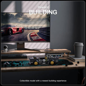 Mould King display case side view highlighting easy viewing from any angle.