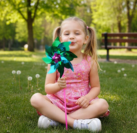 MTOMDY assorted color pinwheels packaged for parties and gifts.