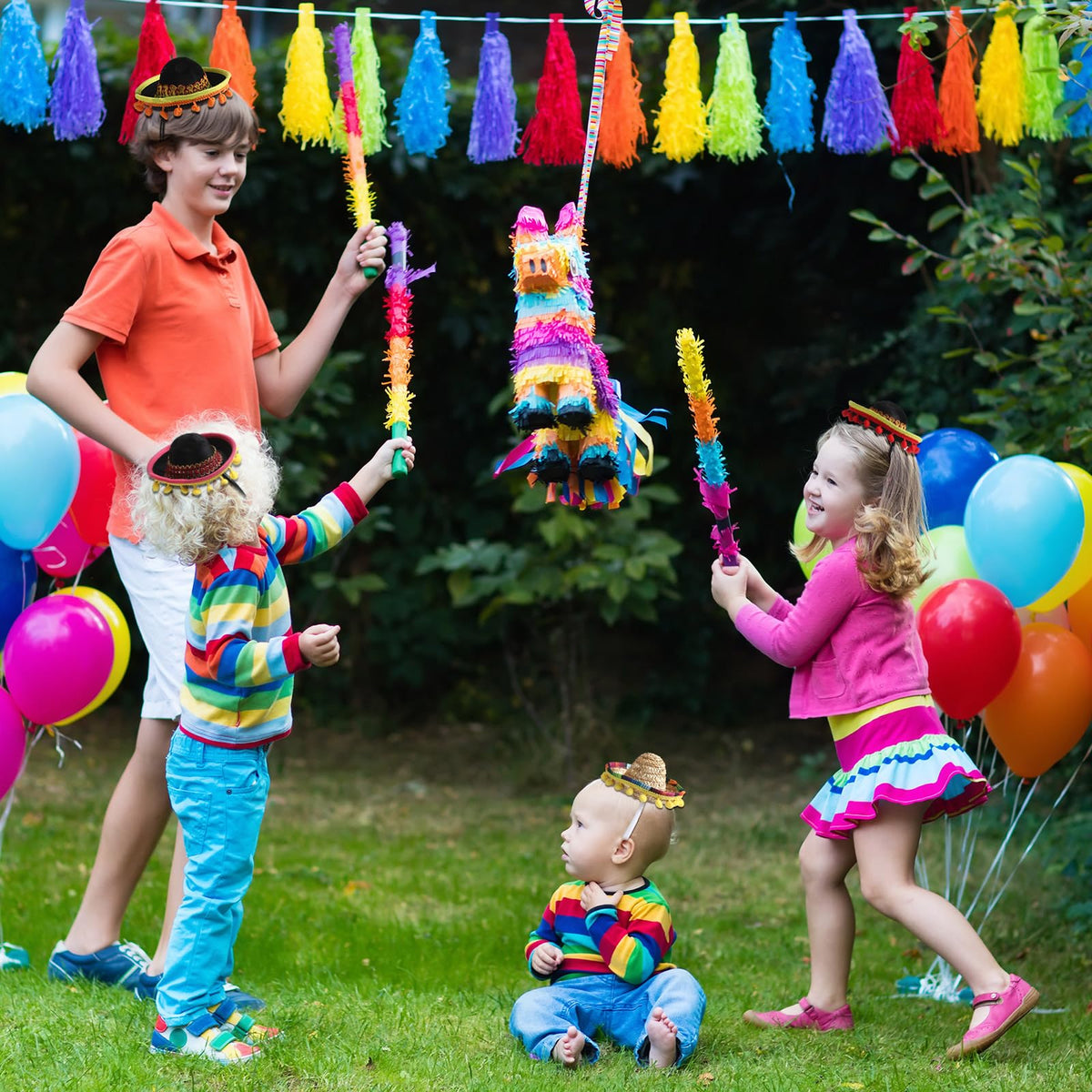 Mumufy classic straw design suits Cinco de Mayo celebrations.