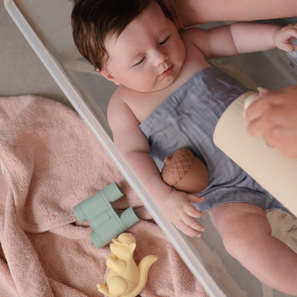 Mushie Nature Bath Toys Open-Design: easy to open for thorough cleaning and air drying