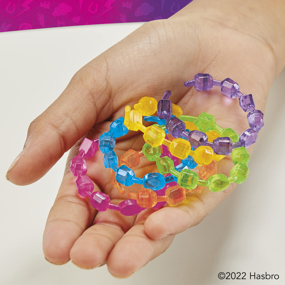 Over 20 interactive reactions provide varied moments for imaginative storytelling