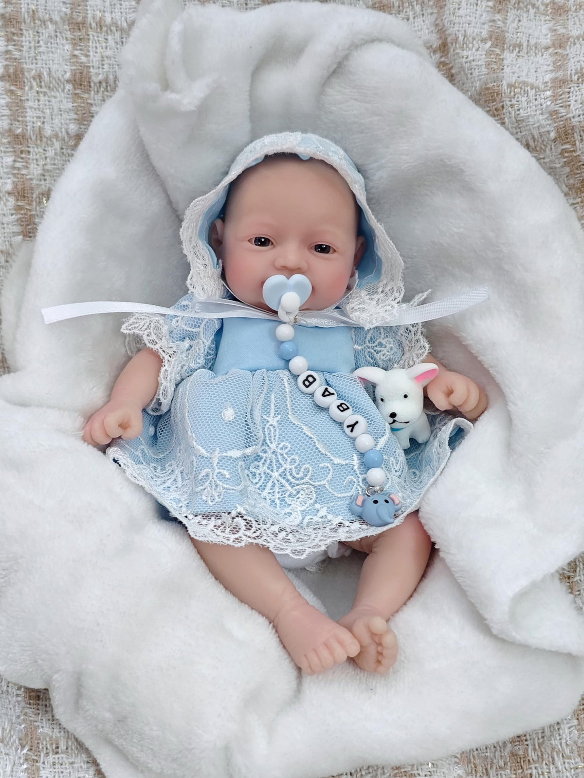 MYREBABY birth certificate and gift box support gifting nostalgia.