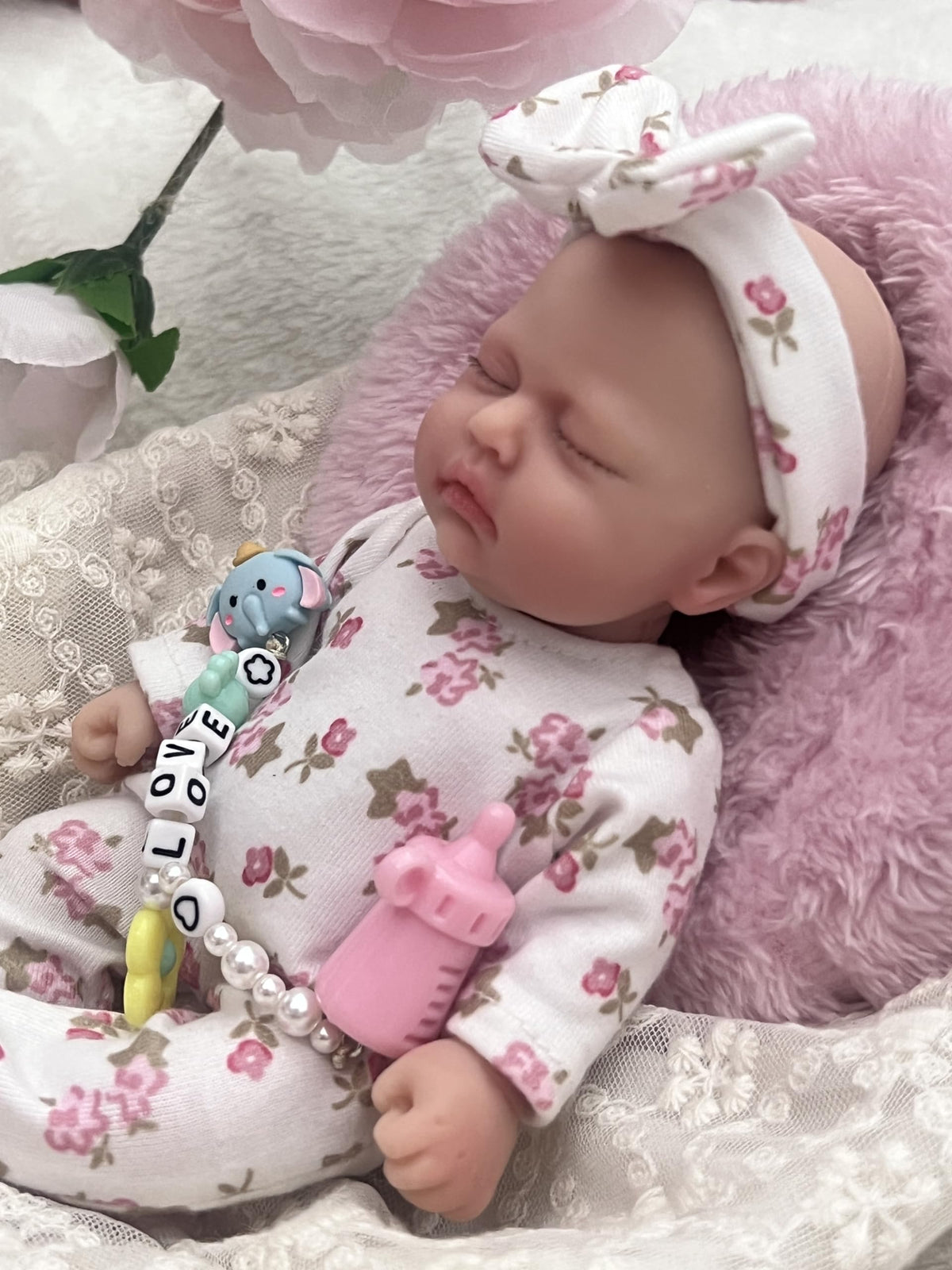 MYREBABY clothing set enhances dress-up and imaginative storytelling.